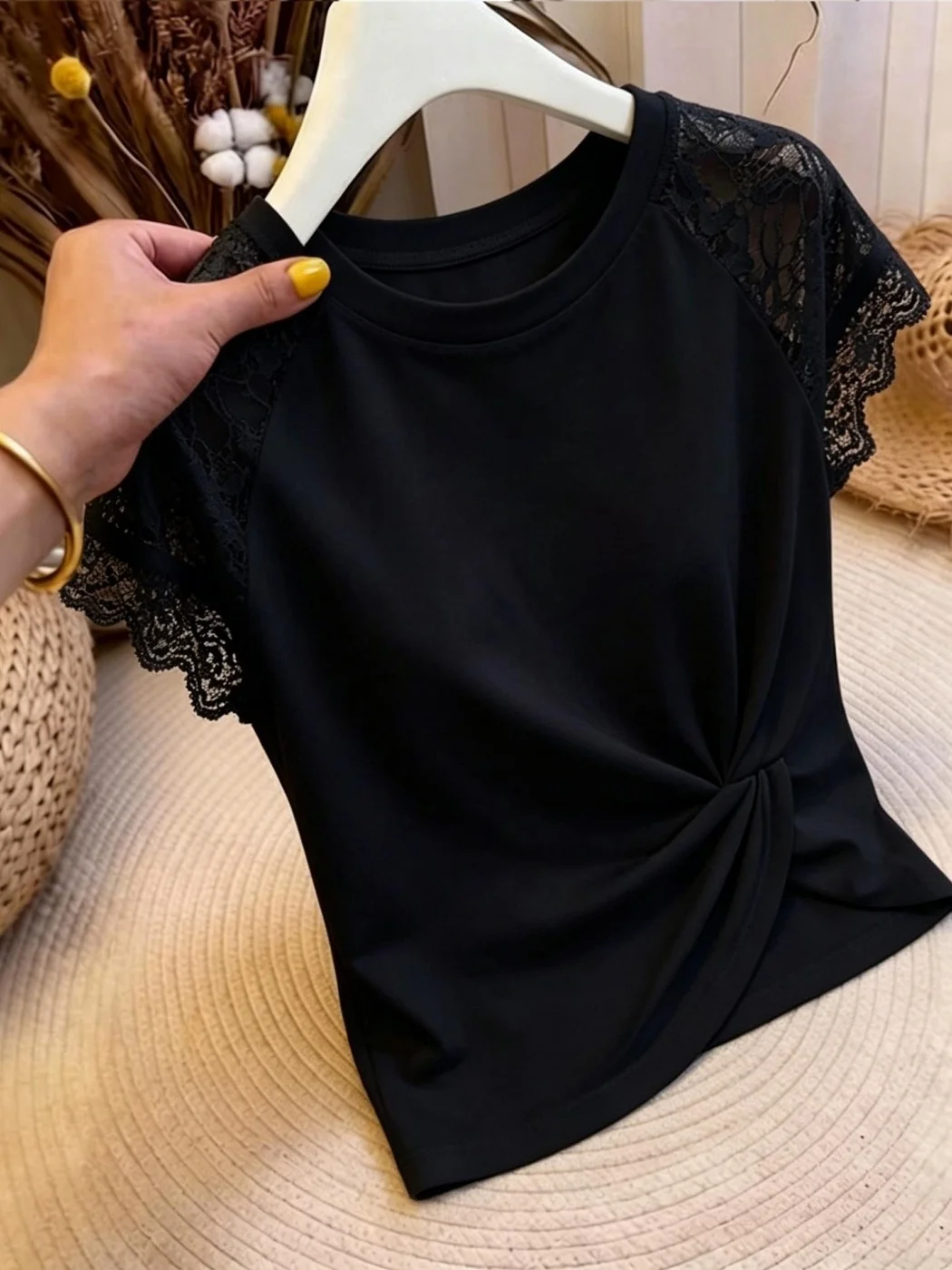 

Elegant Lace Splice Short Sleeve T-Shirt Women's Summer New Style Design Sensation Slim Fit Top Ladylike Commute Style Pure C...