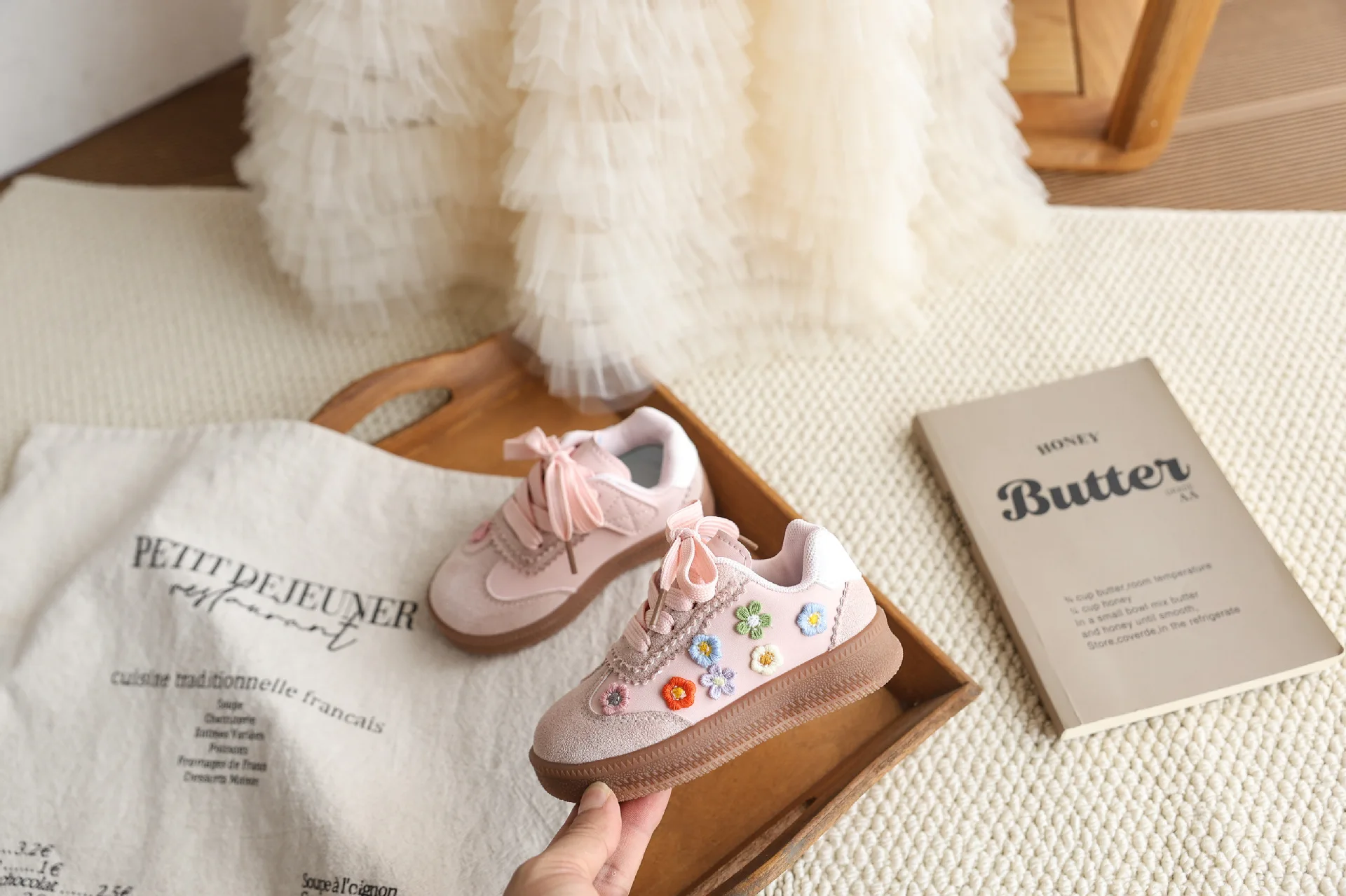 2026 Flache Schuhe für Mädchen, Frühling-Herbst Mode, Applikationen, Atmungsaktiv, Bestickte Blumen, Schnürsenkel, Lässige Komfort-Sneaker – Detail 8