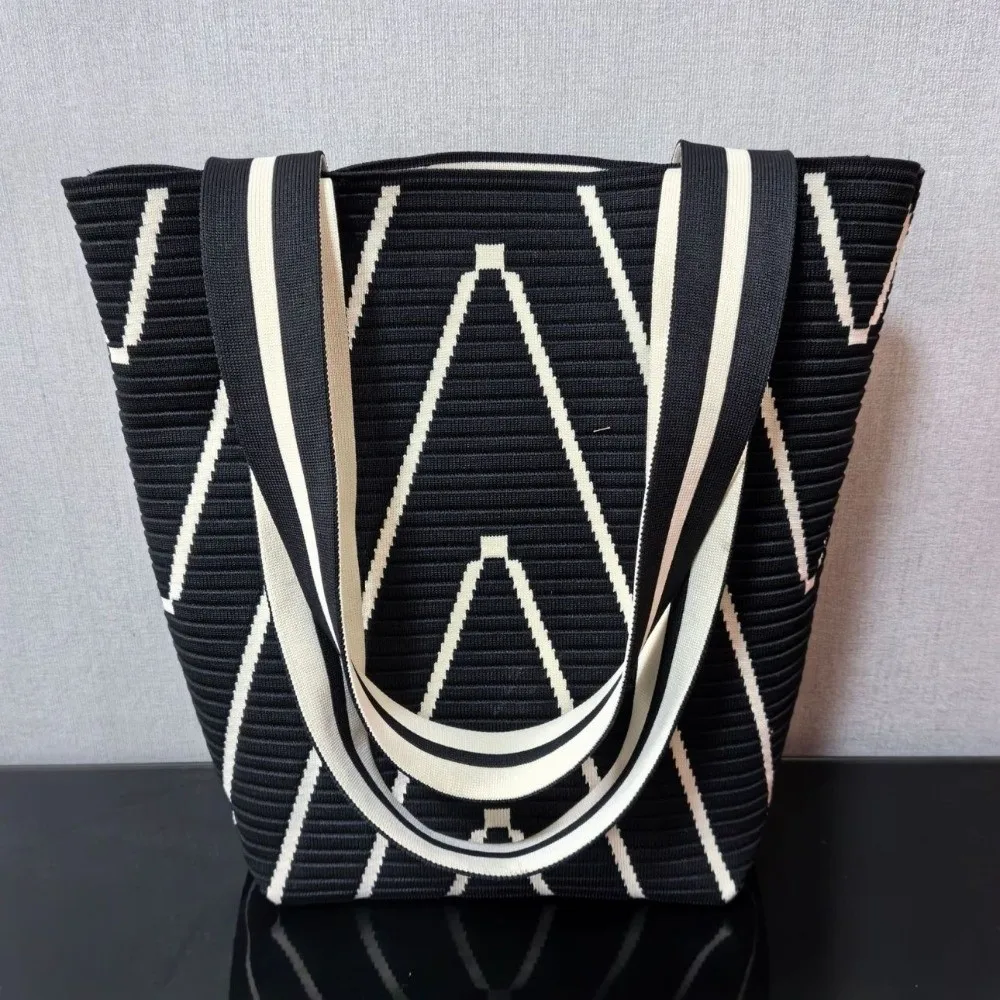 Large Capacity Triangle Wave Shoulder Bag Korean Style Striped Pattern Knitted Underarm Bag Commute Handbag Open Tote Bag