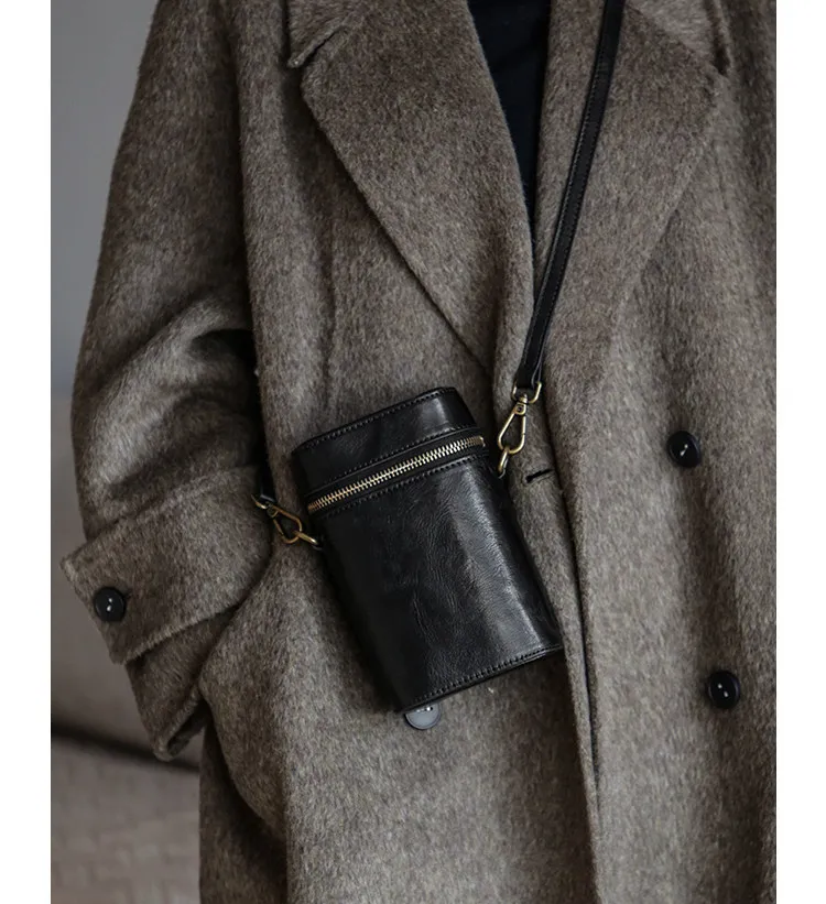 PNDME einfache, lässige, handgefertigte Damen-Handytasche aus pflanzlich gegerbtem Rindsleder, modische Designer-Umhängetasche aus echtem Leder – Detail 11
