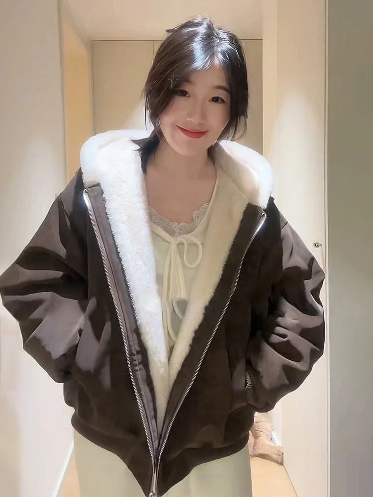 

Мужская зимняя утепленная куртка с капюшоном на флисовой подкладке, из хлопка и искусственной кожи, на молнии, теплая, повседневная, с подплечниками