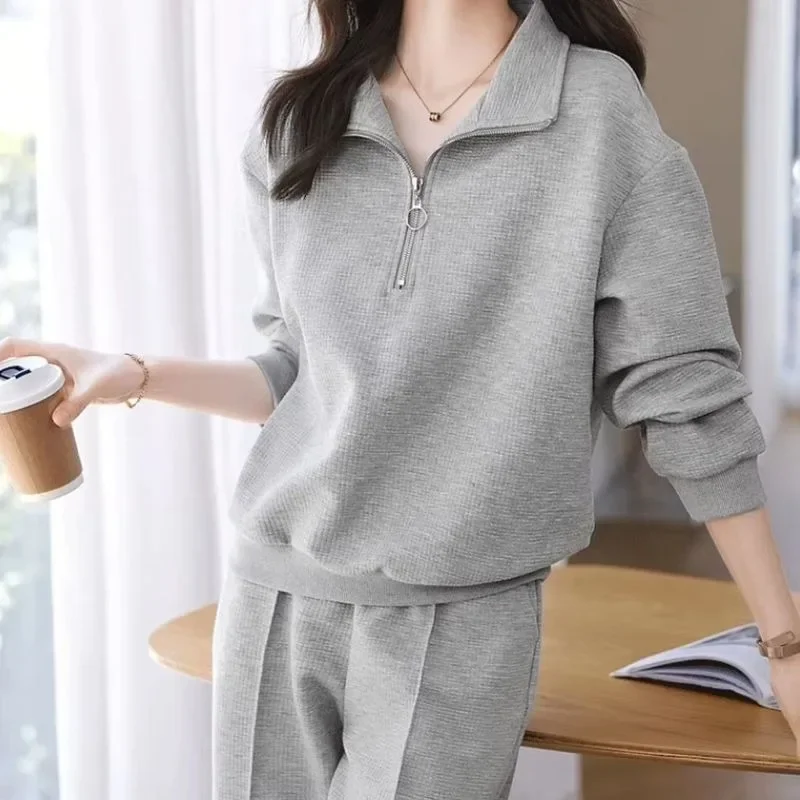 

Женский повседневный костюм, текстурированная спортивная одежда, осень-зима 2024, новый простой свитер с лацканами, брюки с эластичной резинкой на талии, 2 комплекта из двух предметов