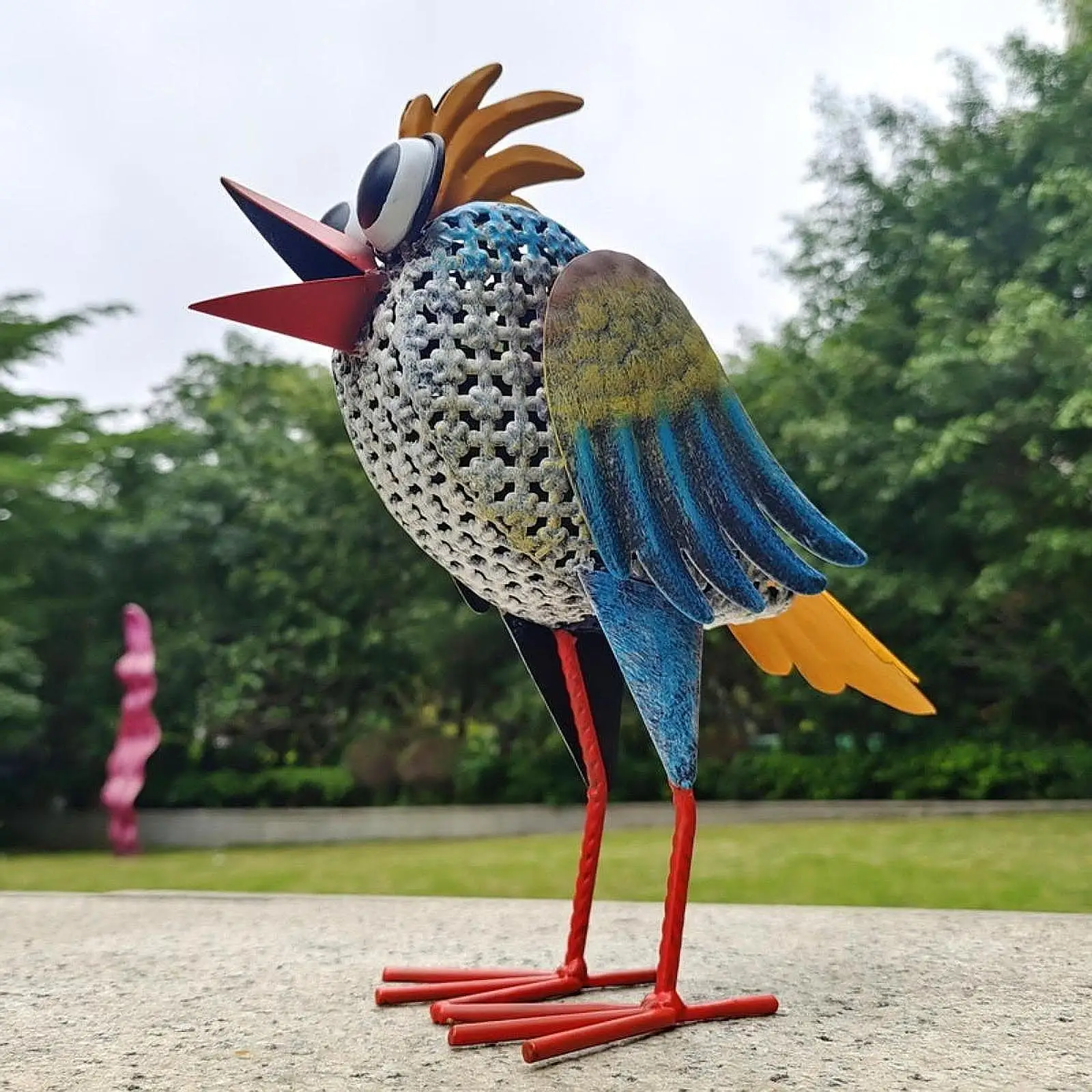 Garden Bird Statue Iron Art Outdoor Sculpture Big Eyed Animal Figurine for Courtyard Lawn Decor