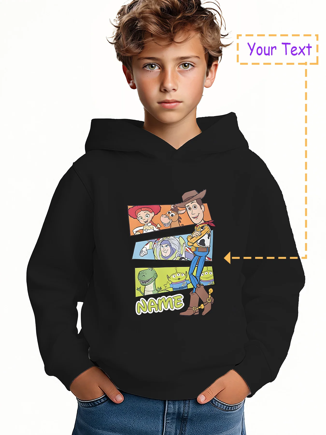 سترة MINISO Woody's Toy Hoodie - تتميز وودي كشخصية رئيسية من Toy Story، وقابلة للتخصيص مع "الاسم". هذه قصة الالعاب-إنسبي #1