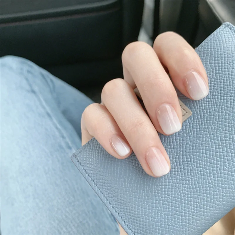 24Pcs Short Square Head Shape Nail Fake Simple White Gradient Press on False Nails Fashion Ballet Full Cover Finger Nail Tips view 3