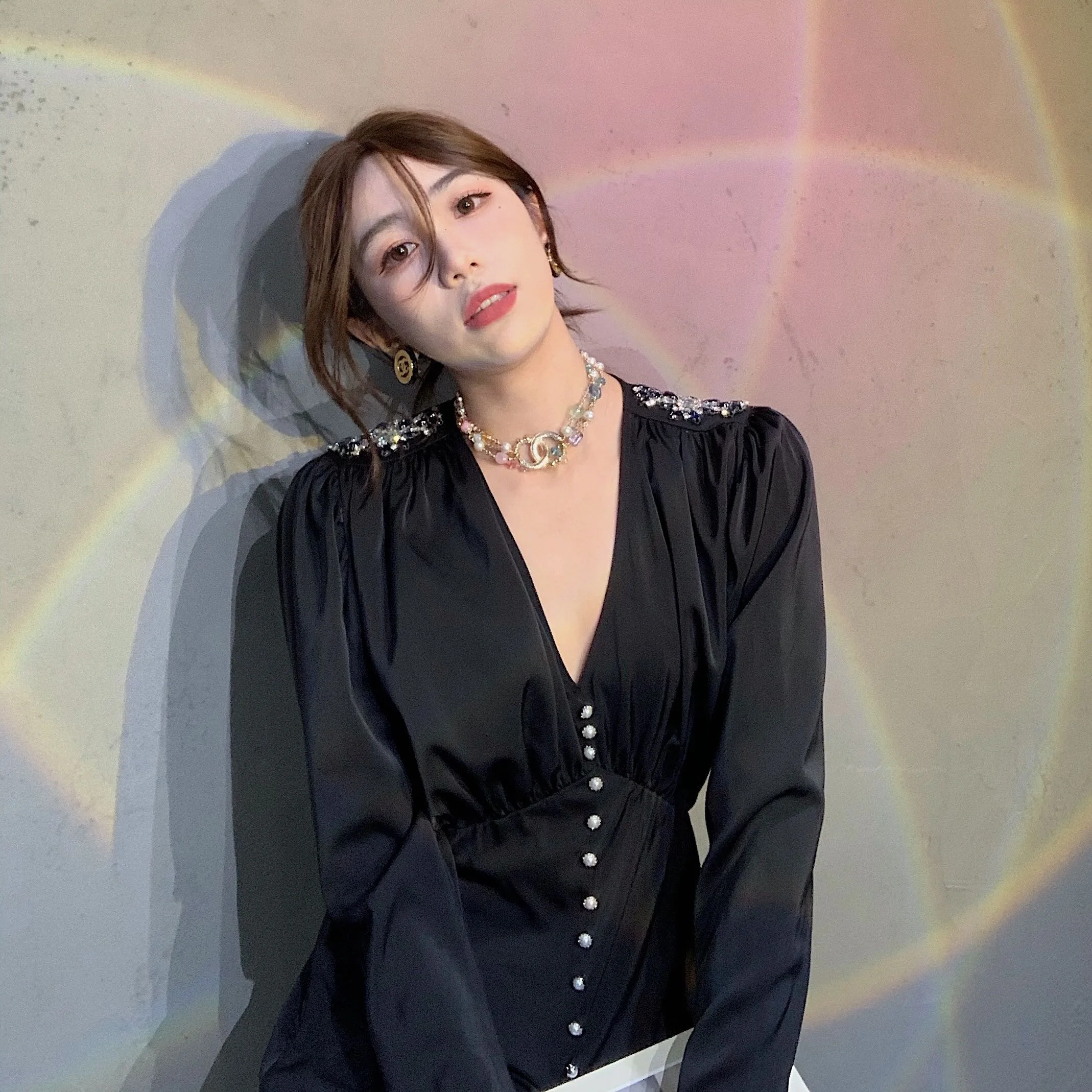 

Amor Bla Swan Paco Heavyweight Satin Diamond oulder Flower V-Ne Top Women's Busin Casual Slim Fit Long Sve irt