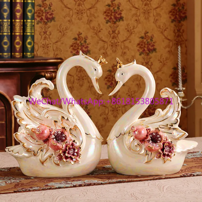 European ceramic swan ornament, a pair of living room porch TV cabinet wine cabinet creative home decoration