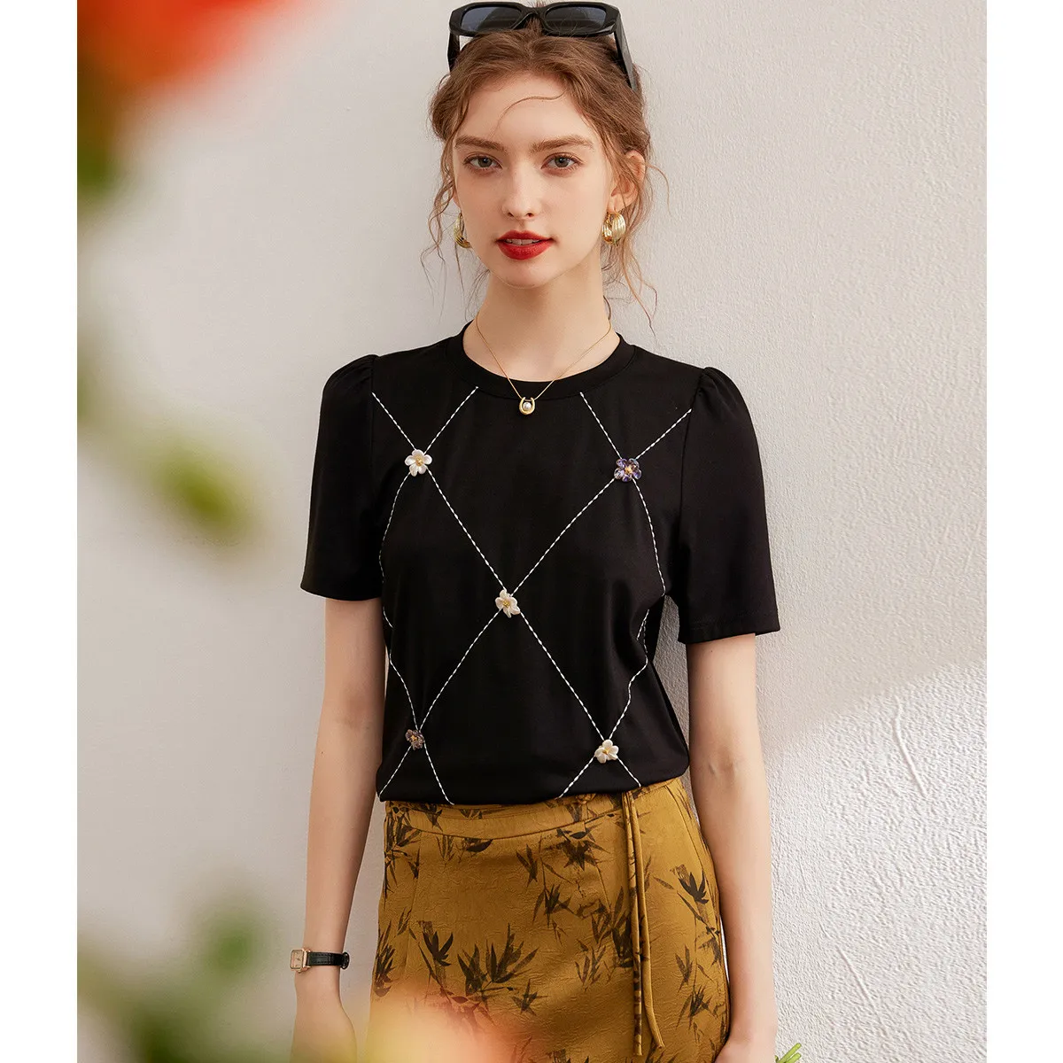 LOUIS YAO Women T-shirt Contrast Color Fashion 3D Flowers O Neck Short Sleeve Casual Basic Elegant Summer Tee Top