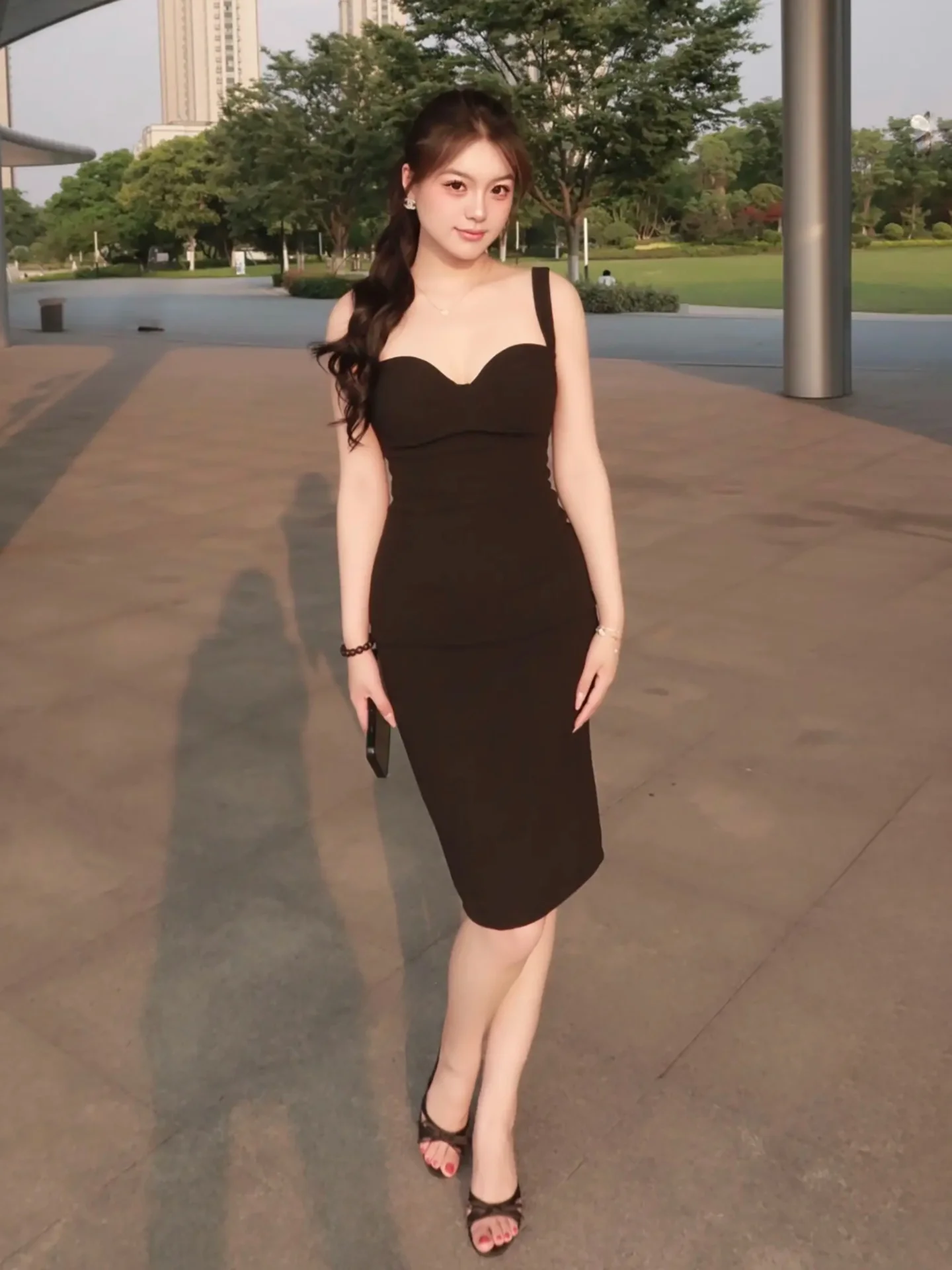 

Sexy Spicy Girl Elegant Strap Dress Women's Waist Cinching Slimming Bodycon Skirt Back Split Midi Skirt French Style Business...