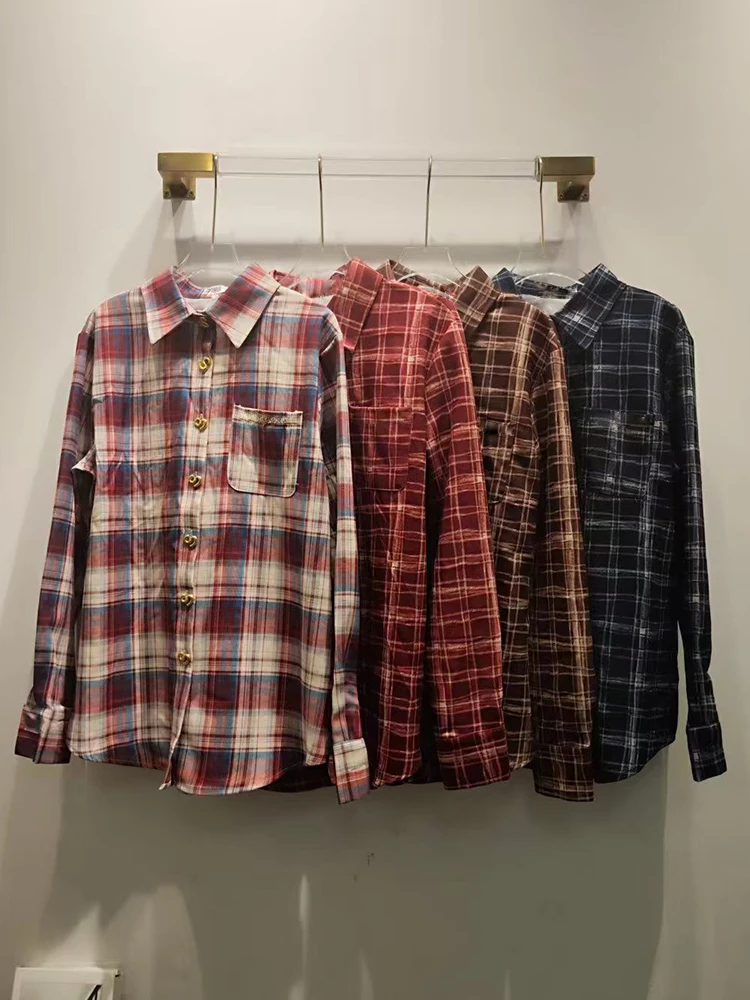 

A retro checkered lapel long-sleeved shirt for the 2025 autumn women's collection, a fashionable and versatile straight-leg top