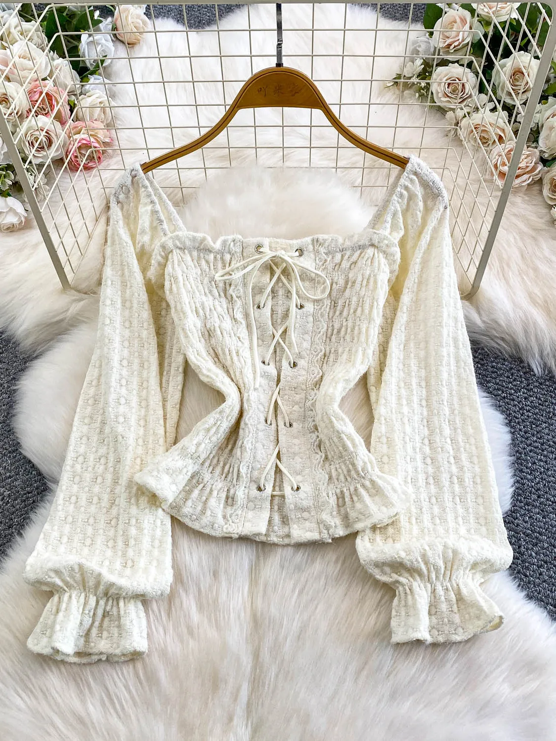 

Sexy Lace Bell Sleeve Shirt Women's Autumn Winter Texture Floral Versatile French Style Slim Fit Long Sleeve Square Collar