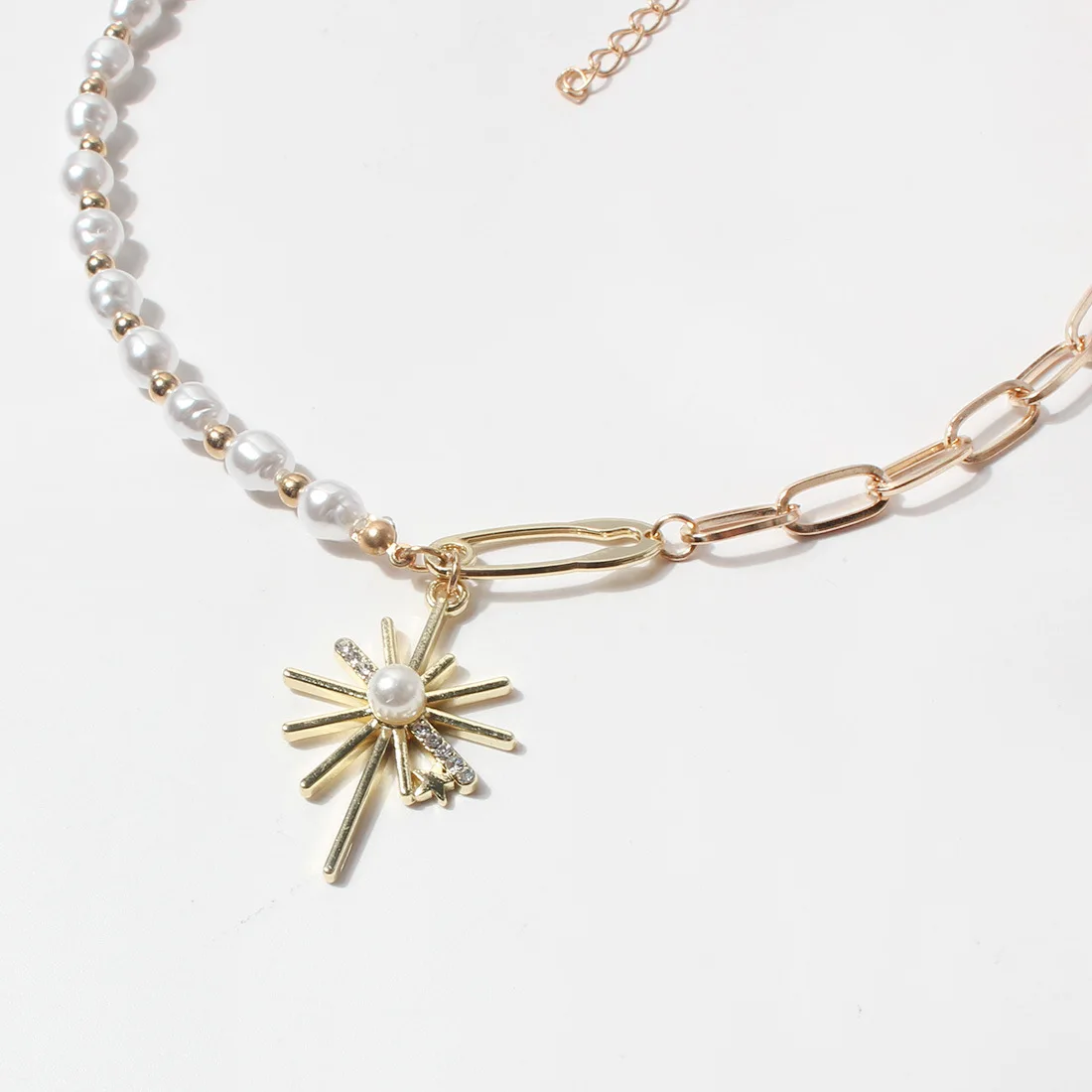 DIY accessories European and American cross-border design special-shaped pearl necklace women, exquisite and high-end sun flower