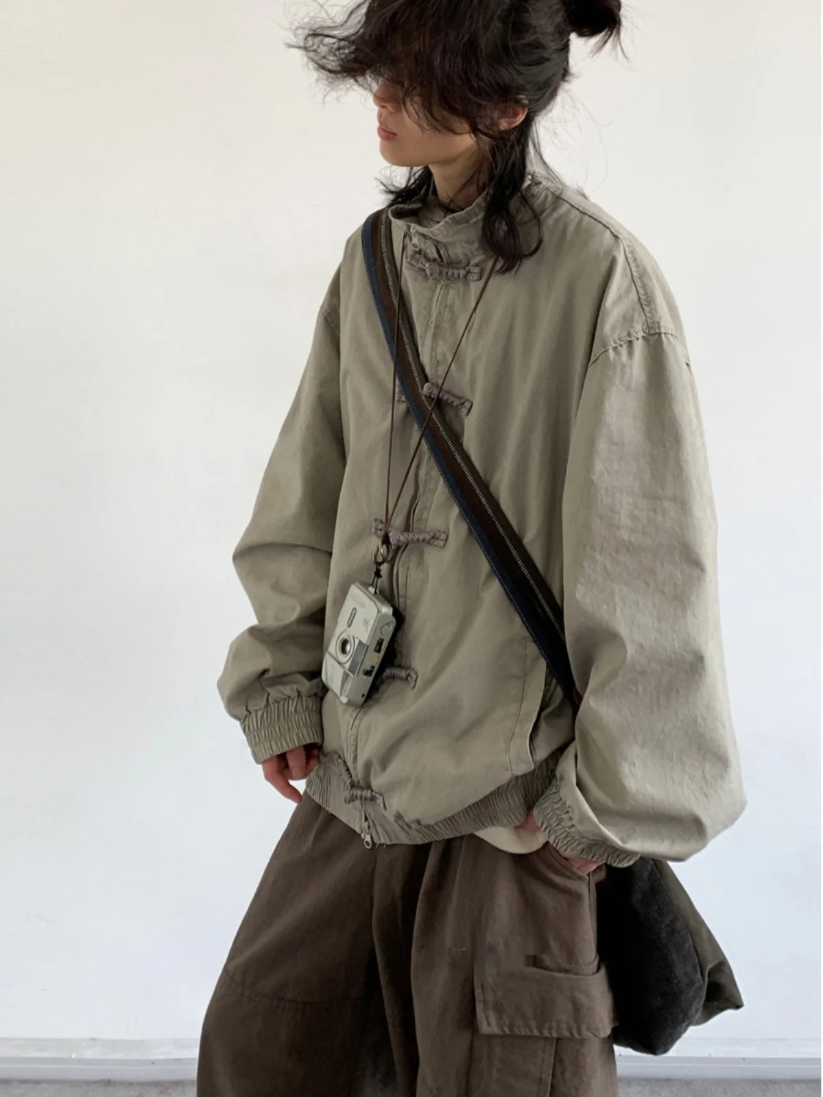 

Jiwuu Retro Chinese Sle Jaet Stand Collar Long Sve ex Pure Color Button up Outerwear for Men And Women