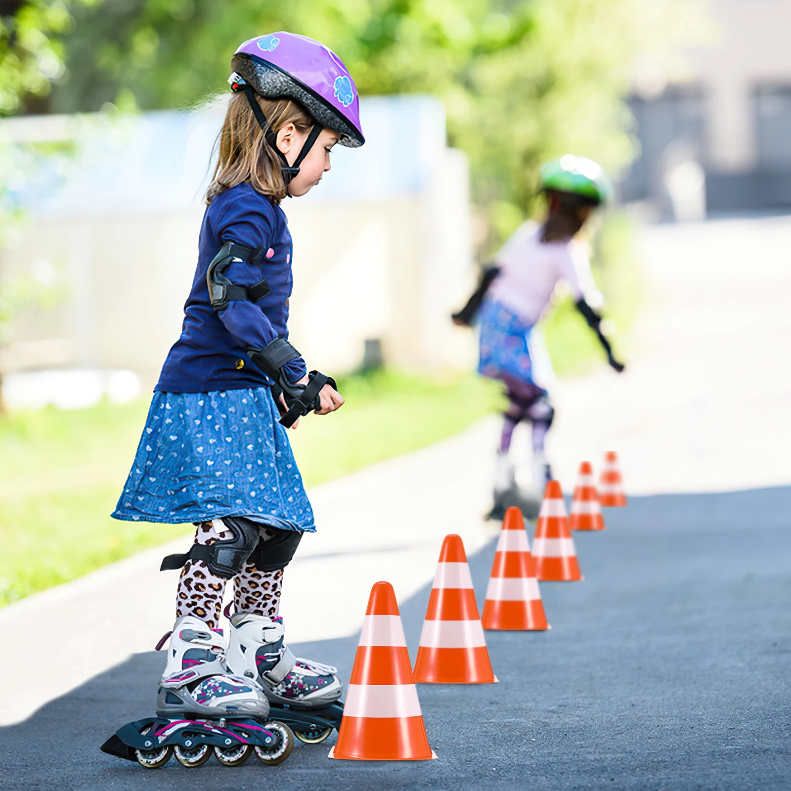 

6pcs Traffic Cones Bright Safety Road Barriers for Parking Street Construction Enhanced Visibility Reliable Plastic