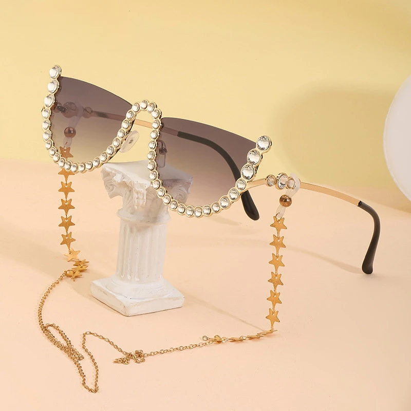 2024  New Frameless Diamond Studded Sunglasses Women's Fashion with Chain Eyewear Europe American Trend Street Shooting Glasses