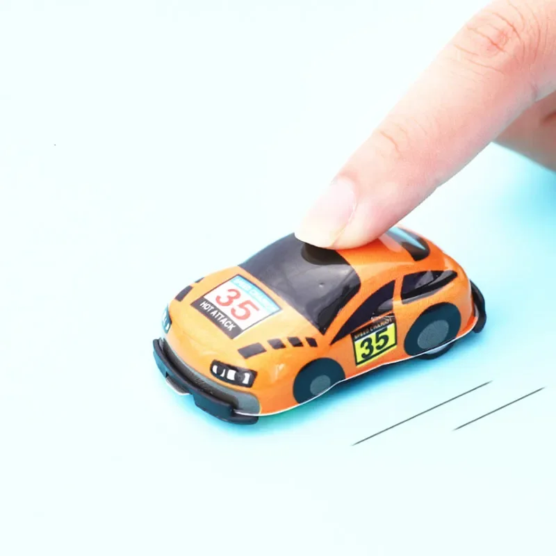 Kinderen Cartoon PVC Soft Shell Rebound Auto Kinderen Leuke Kleine Racewagen Insect Scooter Model Speelgoed Mini Snelle Trek Auto