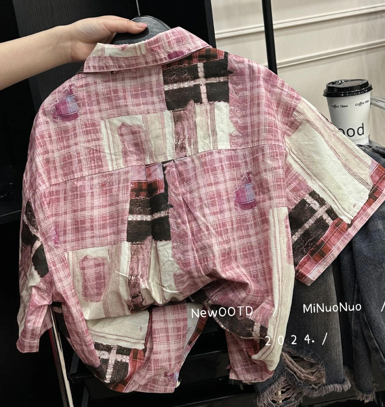 Boys Shirt 2024 New Korean Edition Shirt Fashionable and Handsome Summer Loose and Stylish Design Sense Blouse