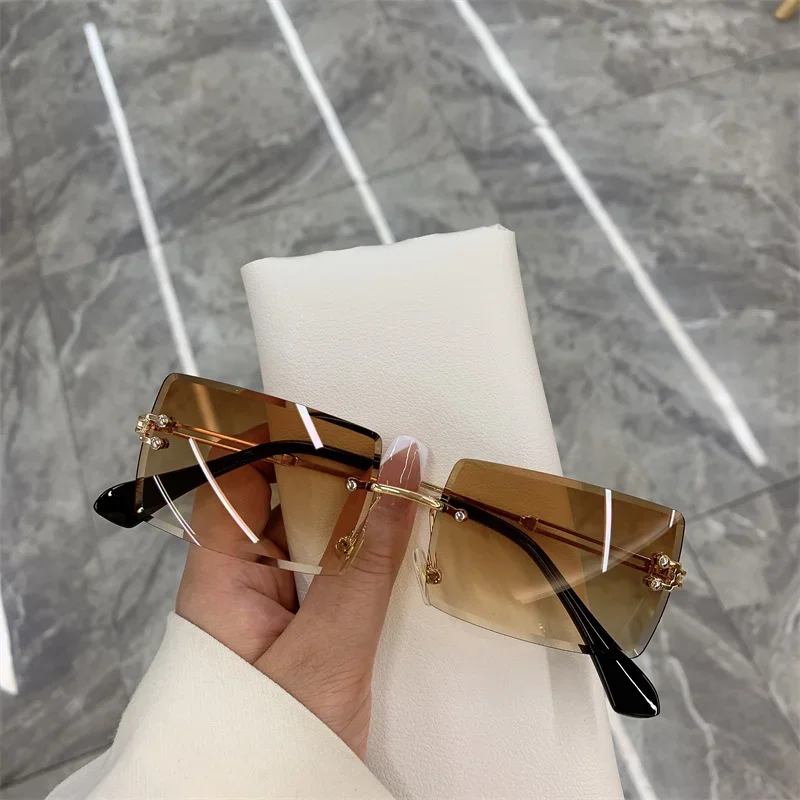 Vintage Fashion Sunglasses for Women Rimless Frameless Rectangle Shades Gradient UV400 Summer Traveling Sun Glasses for Womenn