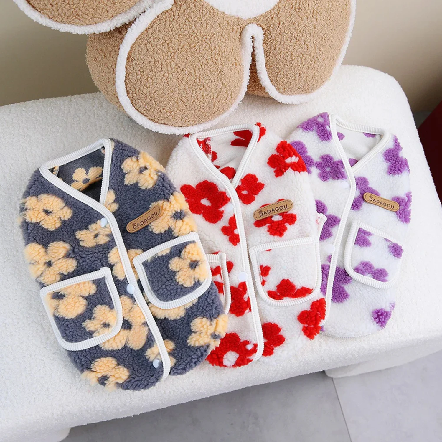 

Cozy Winter Coral Velvet Dog Fleece Coat with Five Leaf Flower, Stylish Pet Jacket for Small Dogs Chihuahua, Soft Puppy Vest for