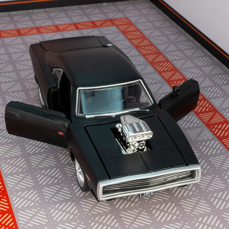 Modelo de coche de aleación rastar 1:36 Dodge R/T 1970, puertas y capó de motor, el maletero se puede abrir tiene funciones de sonido y iluminación