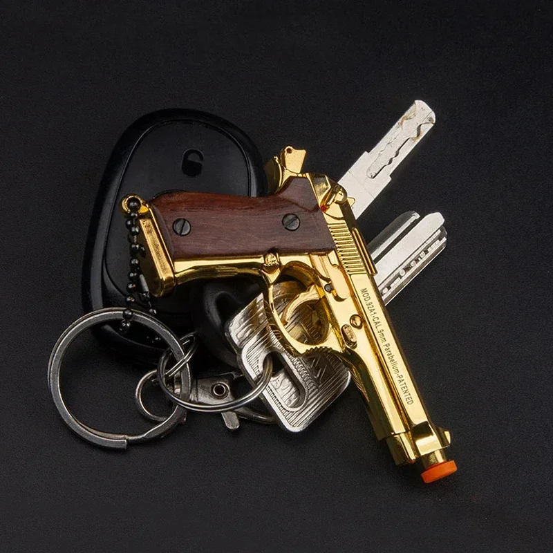 1PCS NEW 1: 3 Wooden Handle 92F Pistol Model Detachable Toy Gun Keychain (Can't Shot)
