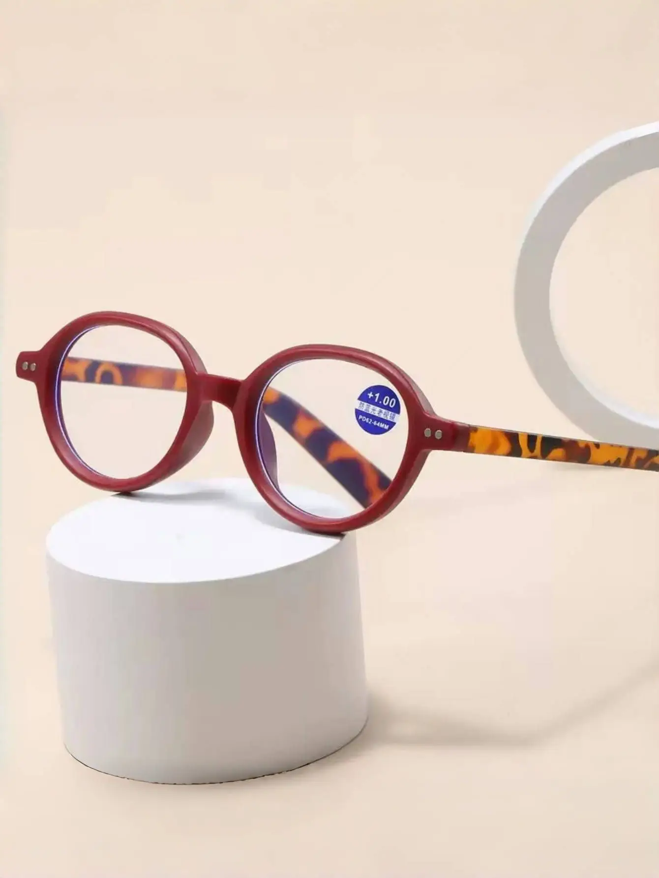 Schlichtes Gesicht, Retro, oval, modisch, Lesebrille, Rahmen, Nerd, Schildpatt, Kontrastfarbe