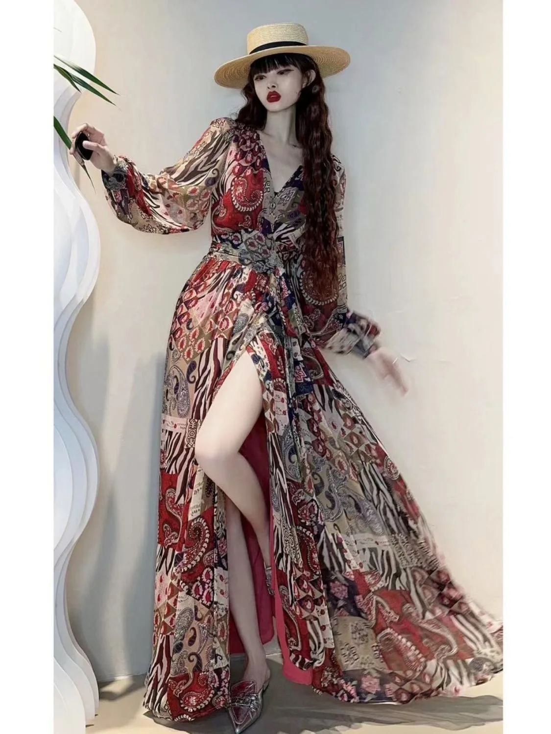 

One Piece Strap Printed V-Neck Bohemian Beach Vacation Dress Women's Summer New Temperament Long Sleeve Slim Fit Long Dress