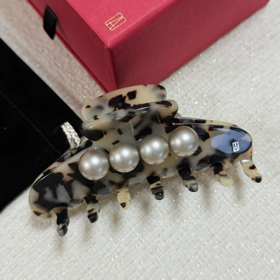 Korean version of letter b hairpin acetic acid arc grab clip girl high ponytail premium hair accessories crab hairpin