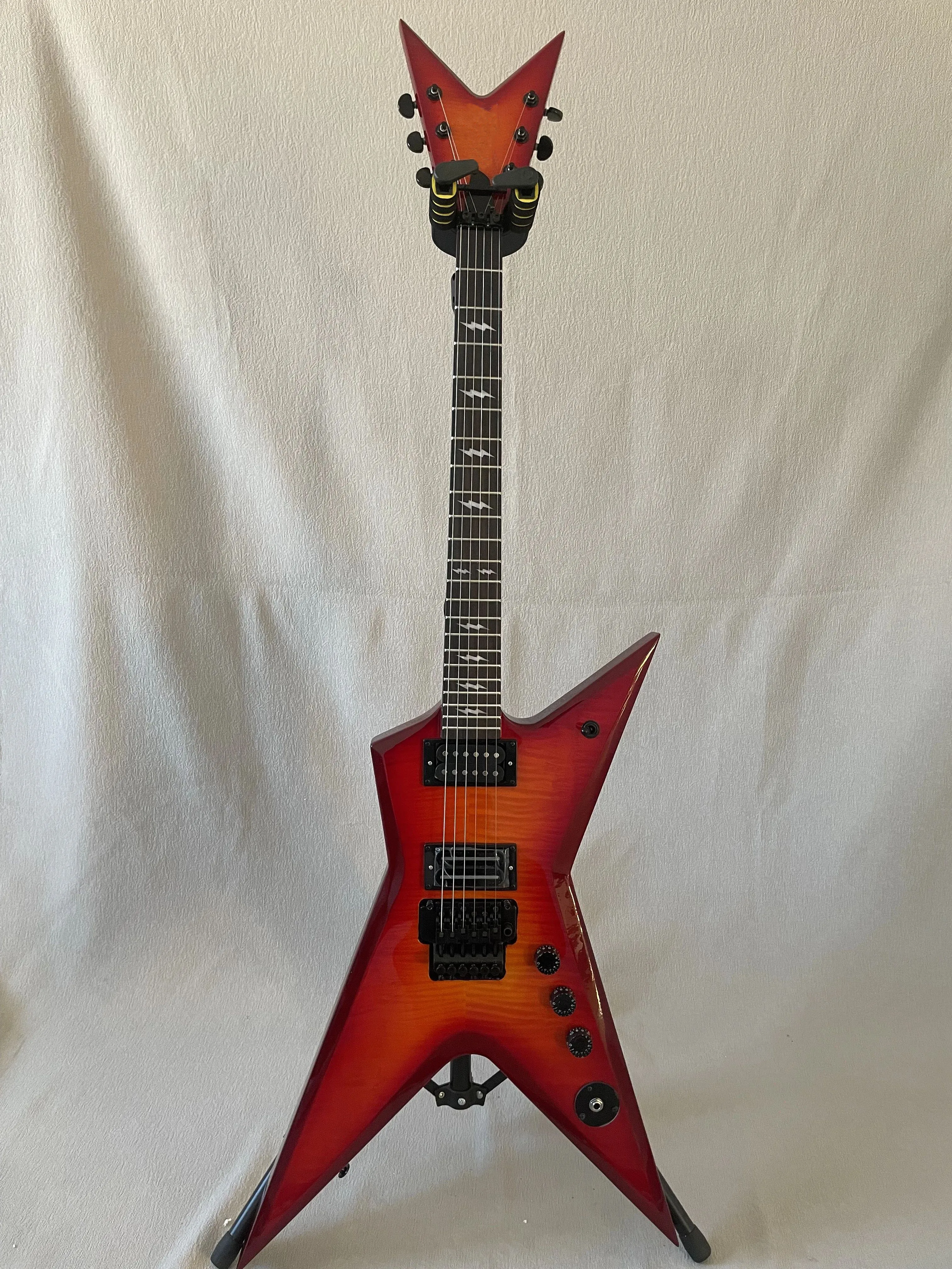 

Custom Washburn Signature Guitar Dimebag Darrell ML Cherry Flame