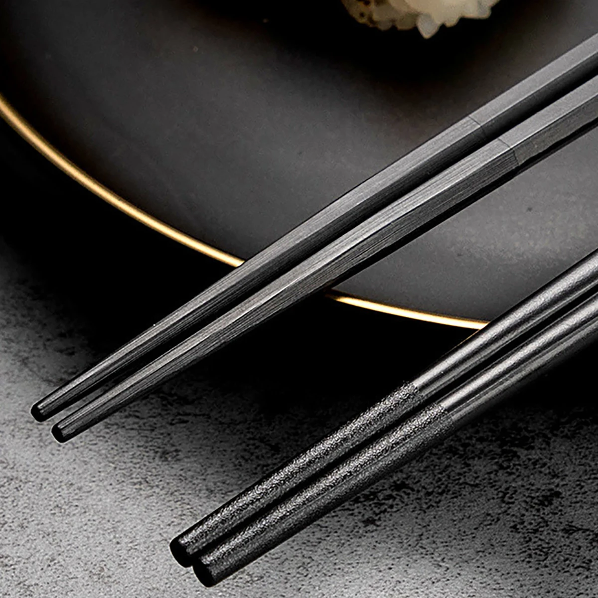 5 Pairs Black Gold Chopsticks Set Korean Food Sushi Sticks Chopsticks Reusable Non-slip Chopsticks Alloy Chinese Chopsticks