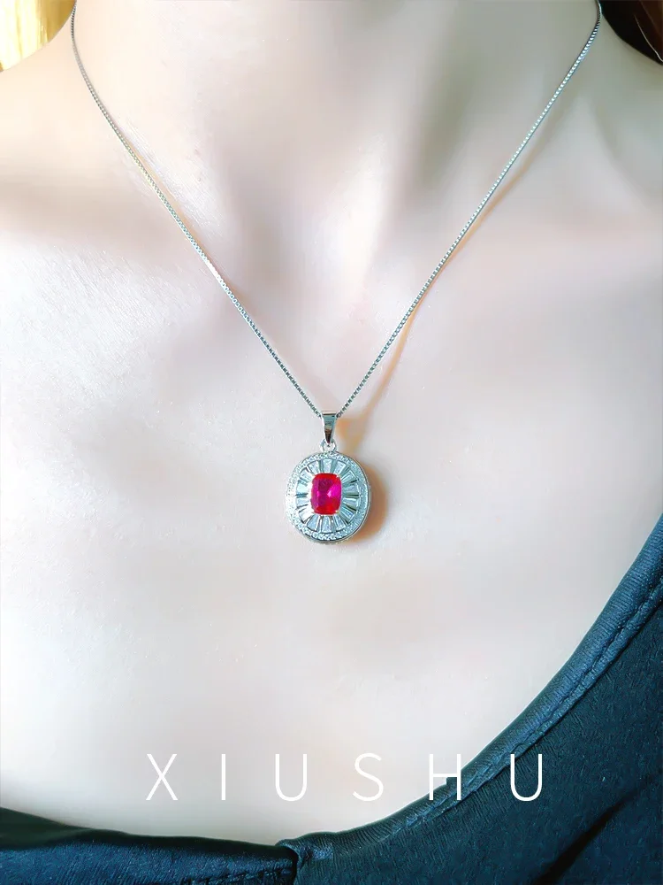 Fashionable Artificial Dove Blood Red 925 Silver Pendant with High Carbon Diamond Inlay for A Retro and High-end Feel