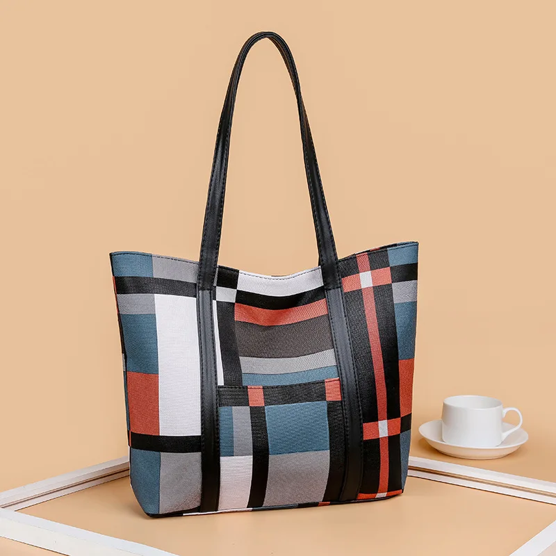 Tote Bag Women\'s New Fashion Women\'s Shoulder Bag Casual Lightweight Large Capacity Checkered Bag Lightweight Handbag