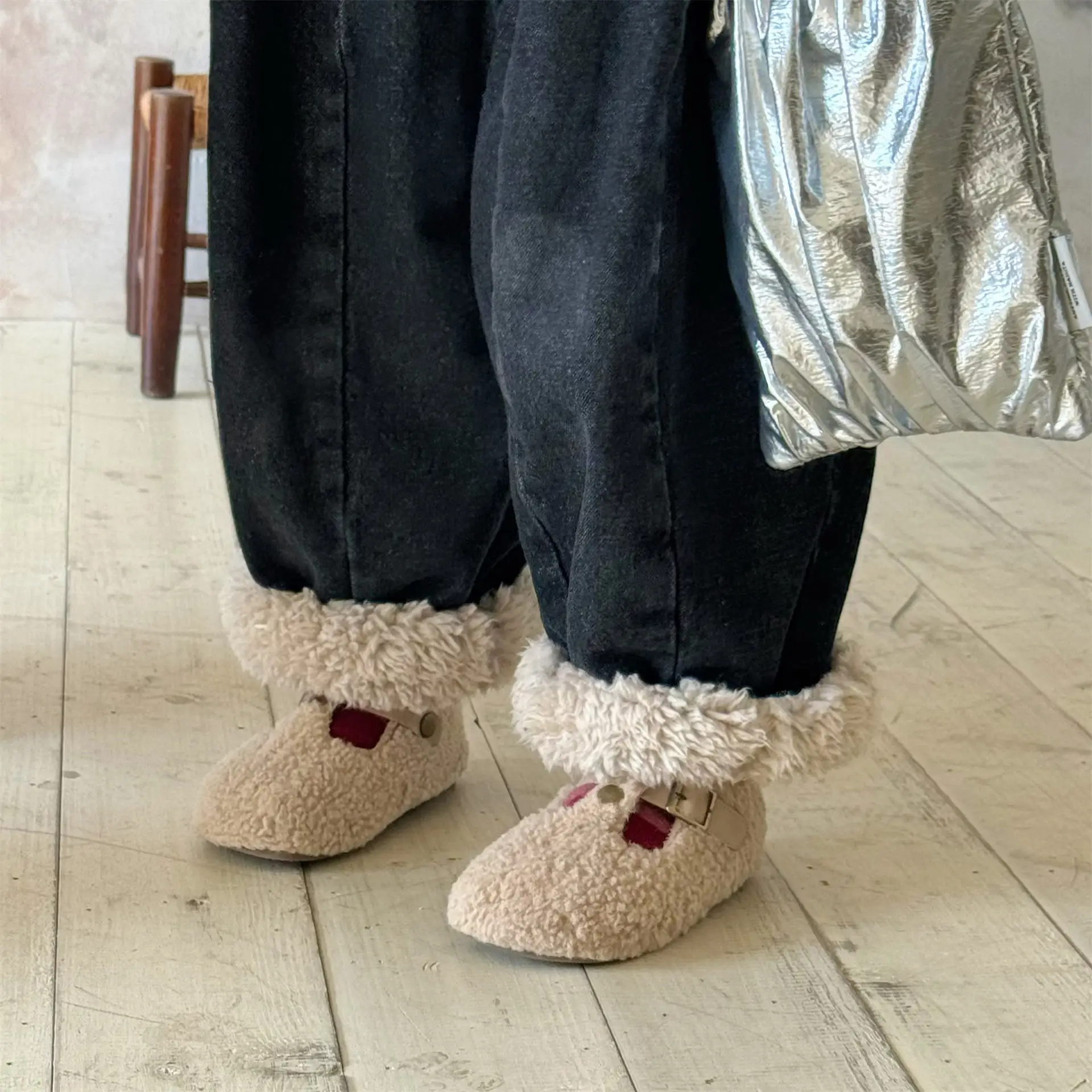 2025 شتاء جديد الأطفال الصوف سراويل جينز الأولاد سراويل تقليدية فضفاضة زائد المخملية سميكة طفل الفتيات الجينز الدافئة الاطفال الملابس