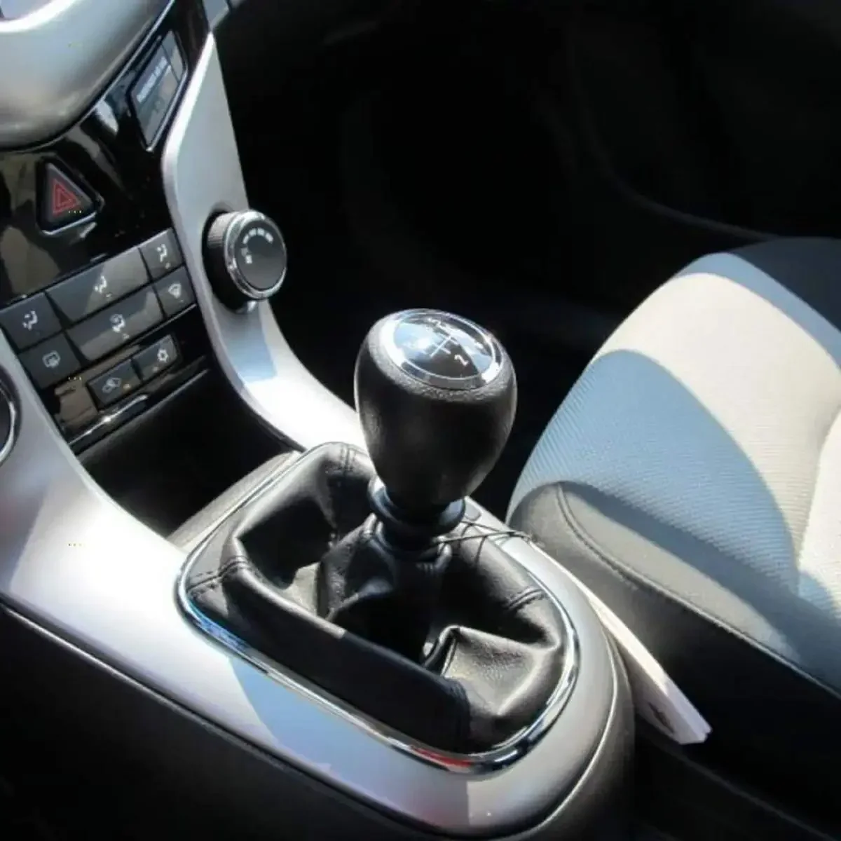 

Manual Gear Shift Knob Shifter Lever Hand Ball 5 6 Speed For Chevrolet Holden Cruze 2009-2016 / Epica 2007-2011