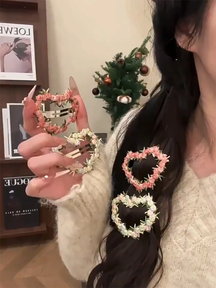 Rosa Blumen-Haarspange, neuer Stil, süße und niedliche herzförmige Haarspange, Haarspange für die Seitenpartie, Kopfschmuck. – Detail 2