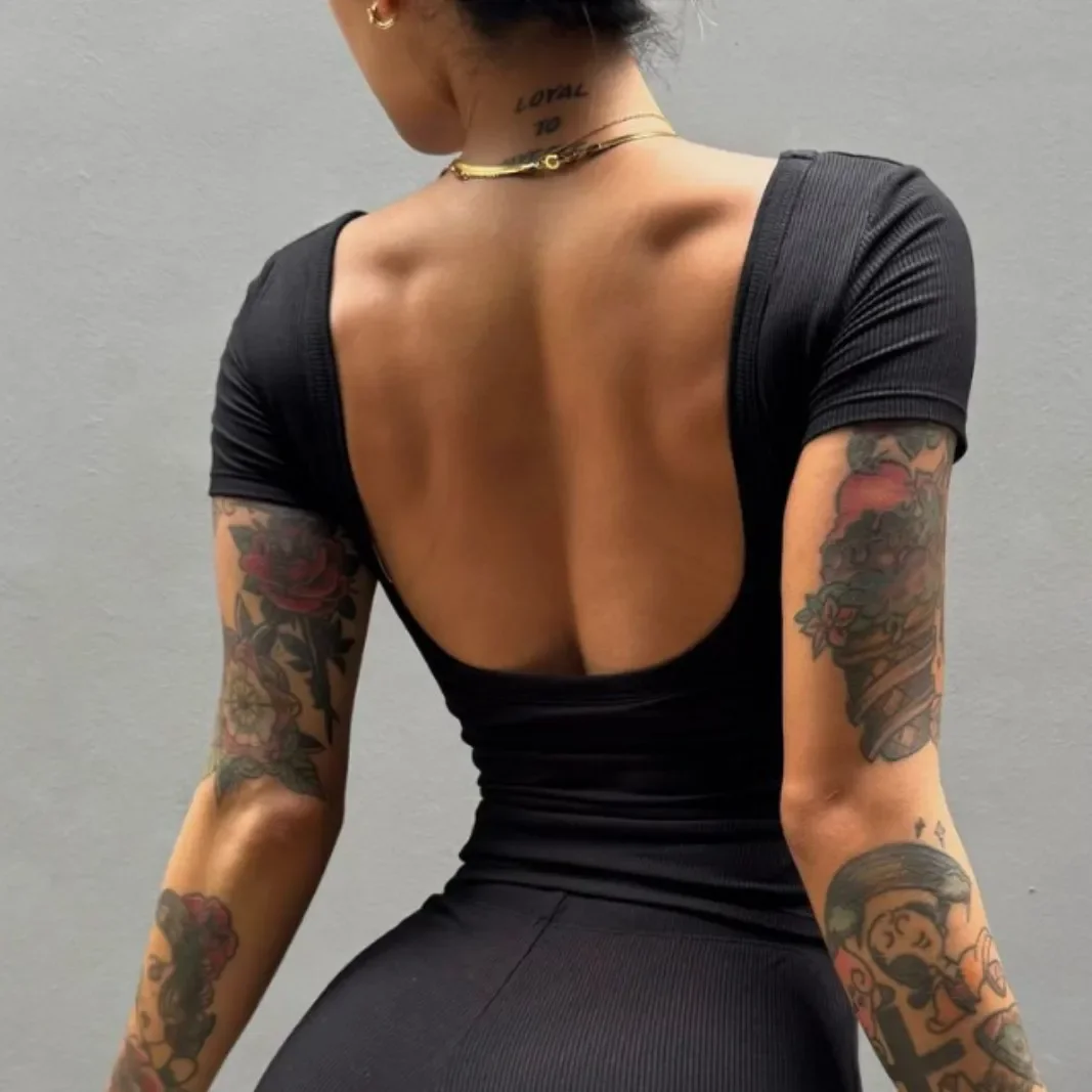 مع وسادة الصدر جميلة الظهر الرسن U-n eck مثير الرياضة اللياقة البدنية اليوغا لباس خارجي قصيرة الأكمام للنساء مرونة عارية