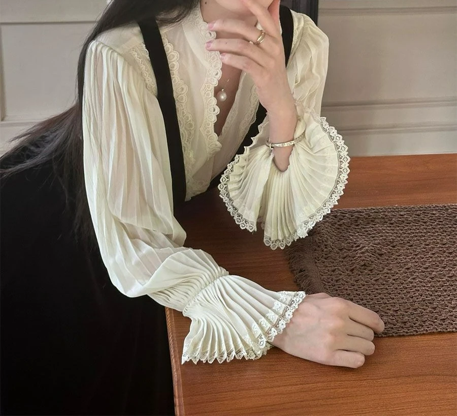 

Suit Women's 2026 Autumn New Temperament Versatile Shirt and Outer Slim Suspender Skirt Two-piece Set