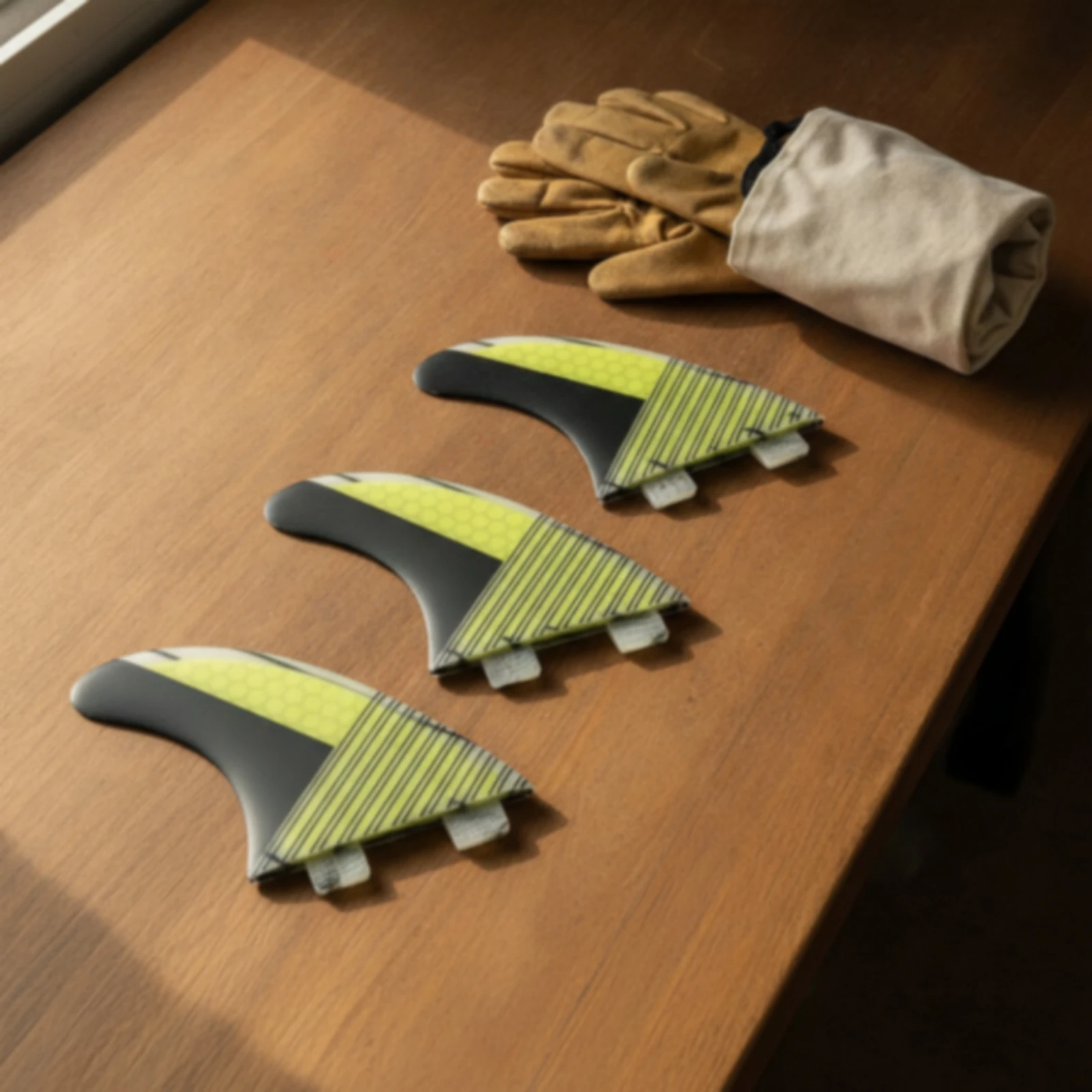 Fin with Double-Tab Base Honeycomb Thruster Fin Surfboard Fins Replacement High-Performance for Surfers, Surfing