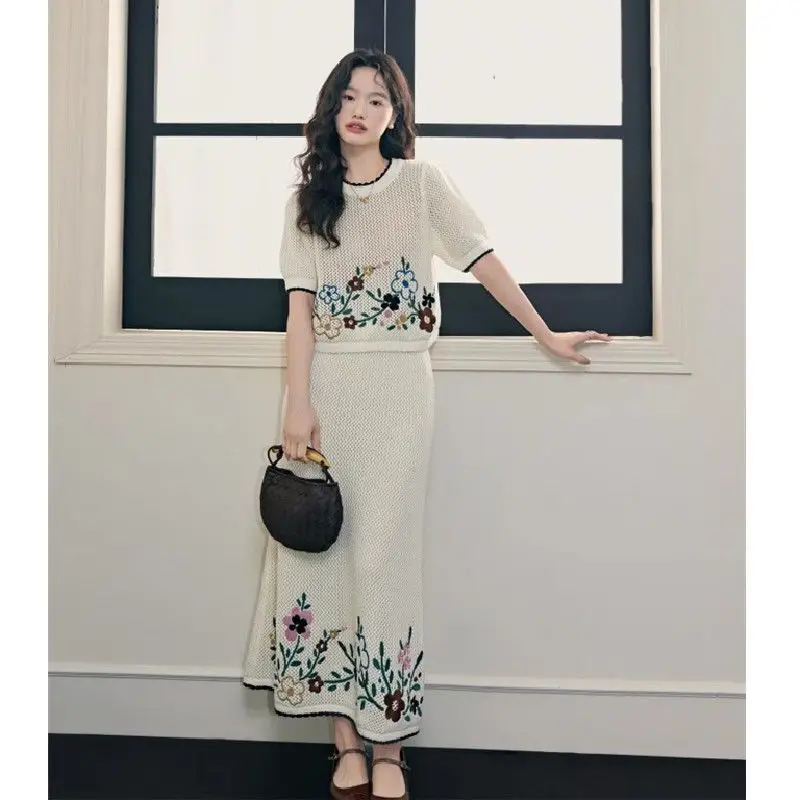 

2025 Chinese Vintage 2 Piece Set Women's Spring Summer Embroidered Knit Top Comfort Skirt Floral Heavy Work Outfit