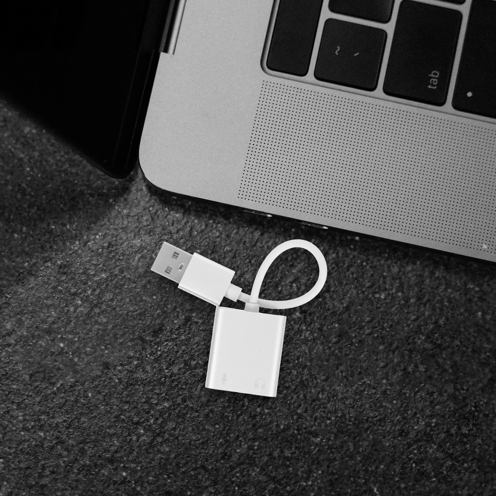 Sound Card Adapter Gaming Audio Headphone Splitter Mic Stereo Audio Converter for Pc Computer Laptop