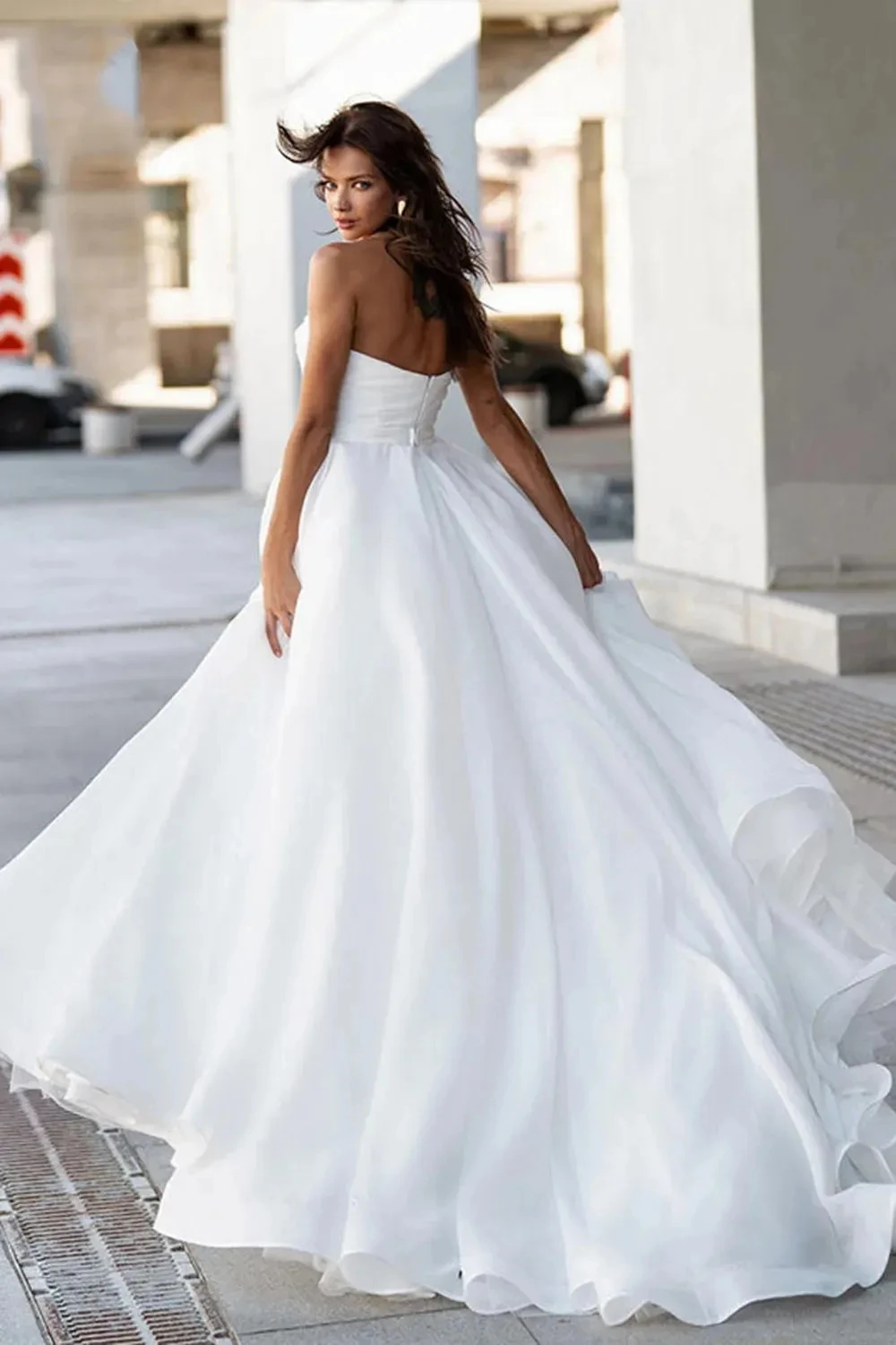 2025 신상 화이트 A라인 웨딩드레스 시스루 네크라인 슬리브리스 진주 비즈 오간자 신부 가운 웨딩드레스