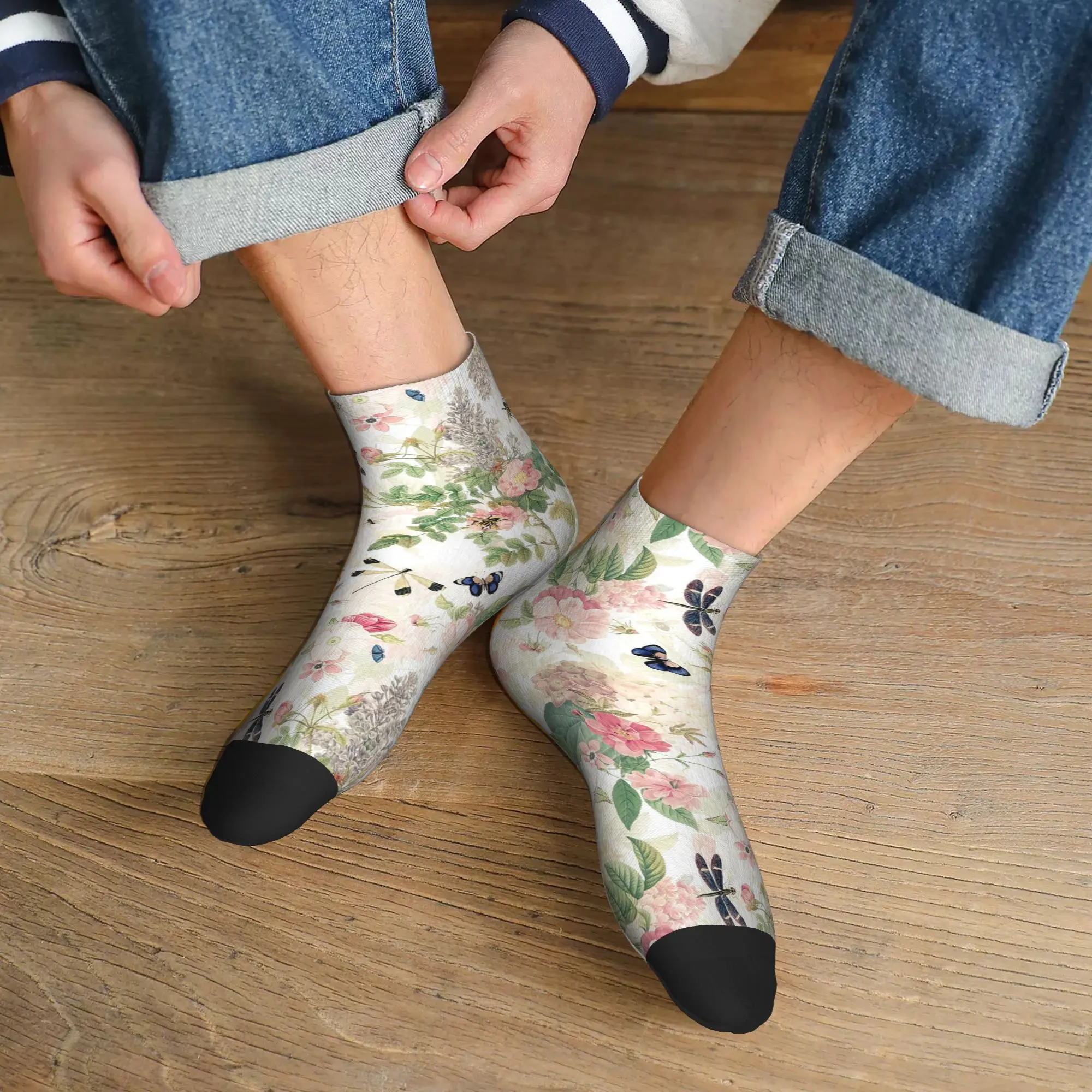 

UtART Vintage Roses Spring Flower And Early Insects Botanical Socks Sport Middle Tube Socks Soft Casual Stockings for Men Women