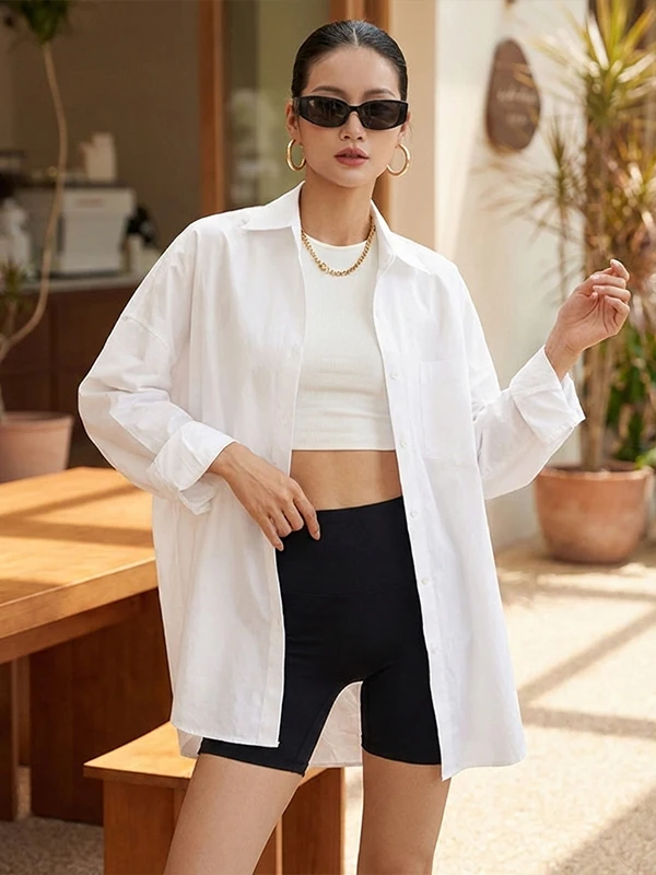 

Весна-лето 2026: Женская свободная рубашка с защитой от солнца, в стиле пэчворк, белая, средней длины, с воротником, длинными рукавами, тонкая, матовая.