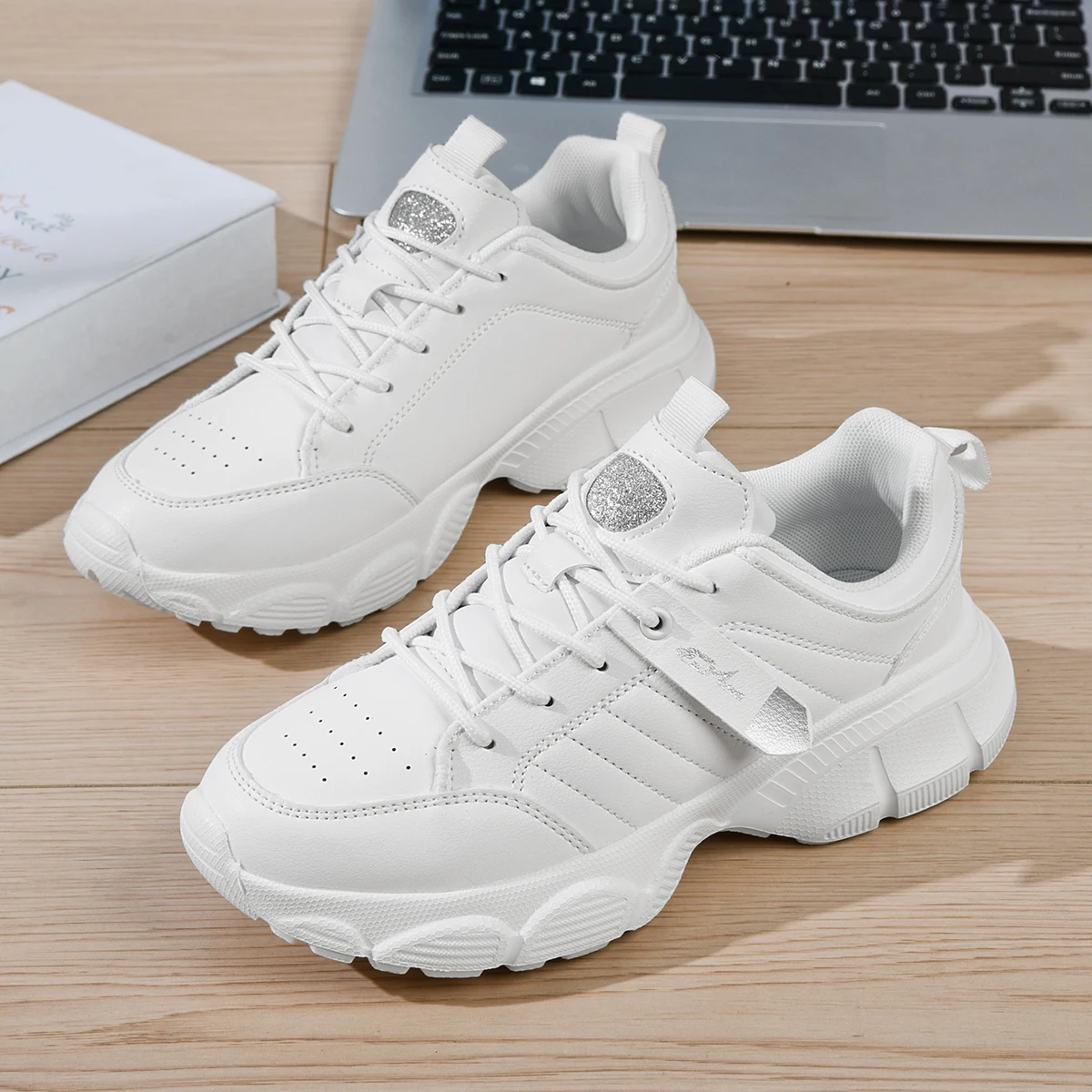 Sneaker da donna fanming 2024 scarpe da ginnastica traspiranti di nuova moda, scarpe da corsa all'aperto da donna, scarpe da trekking Casual leggere