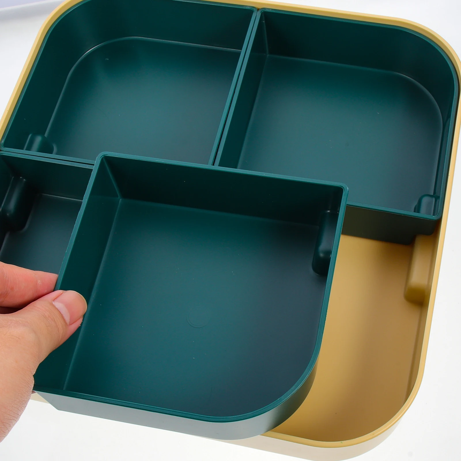 

Premium Fruit Plate Large Capacity Compartment Snack Container Household Dried Fruit Storage Box Creative Food Tray Kitchen