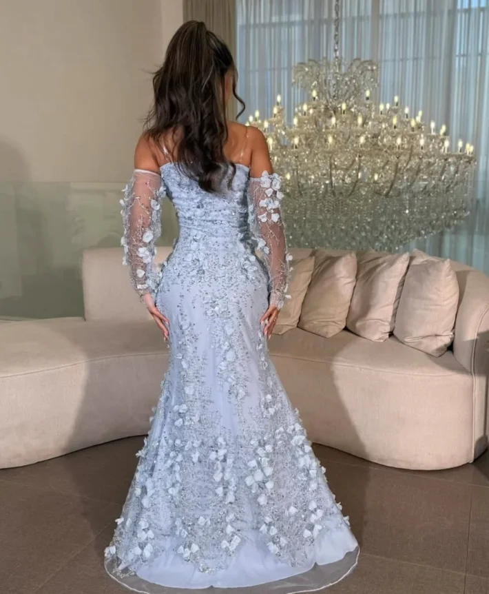 ที่กําหนดเองคุณภาพสูงแขนกุดความยาวชั้น Sweetheart Appliques ถุงมือสีฟ้าสูงซิป Backless Sweep Train ผู้หญิง