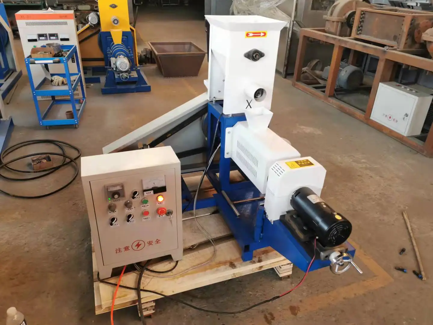 Dry Wet Pet Food Pellet Processing Making Extruder Machine Dog Fish Cat Chicken Animal Food Pellet Making Machine