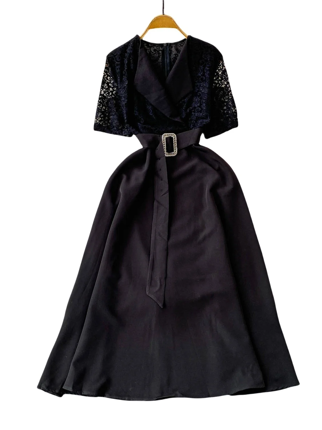 فستان أنيق من الدانتيل برقبة على شكل حرف v للنساء بخصر عالٍ وخصر مجمع صيفي من الحرير والساتان وأكمام قصيرة على شكل حرف a للحفلات