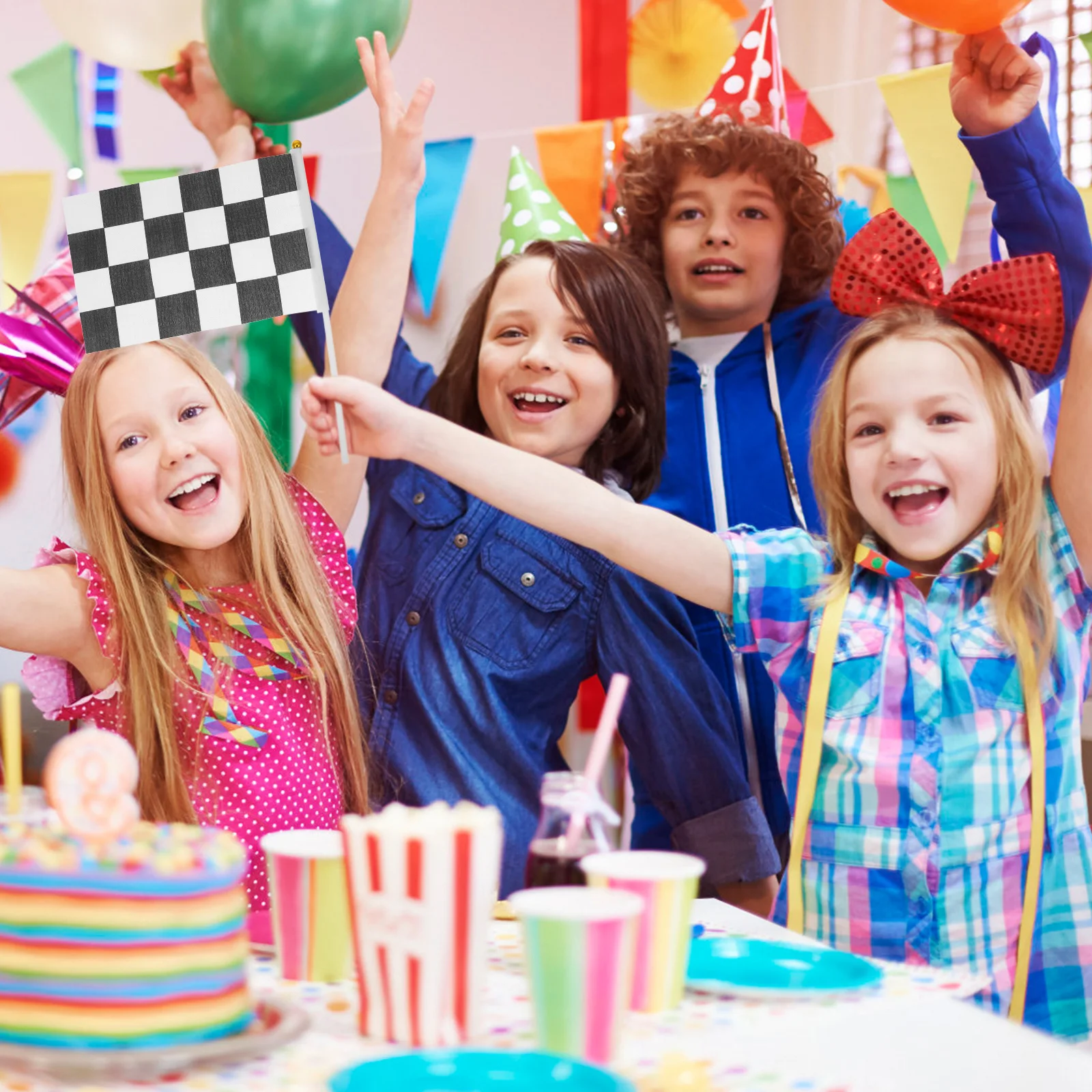 

1Set Traffic Cone Checkered Flag Racing Bunting Set Black and White Race Track Party Decor for Car Birthday Theme Running Race