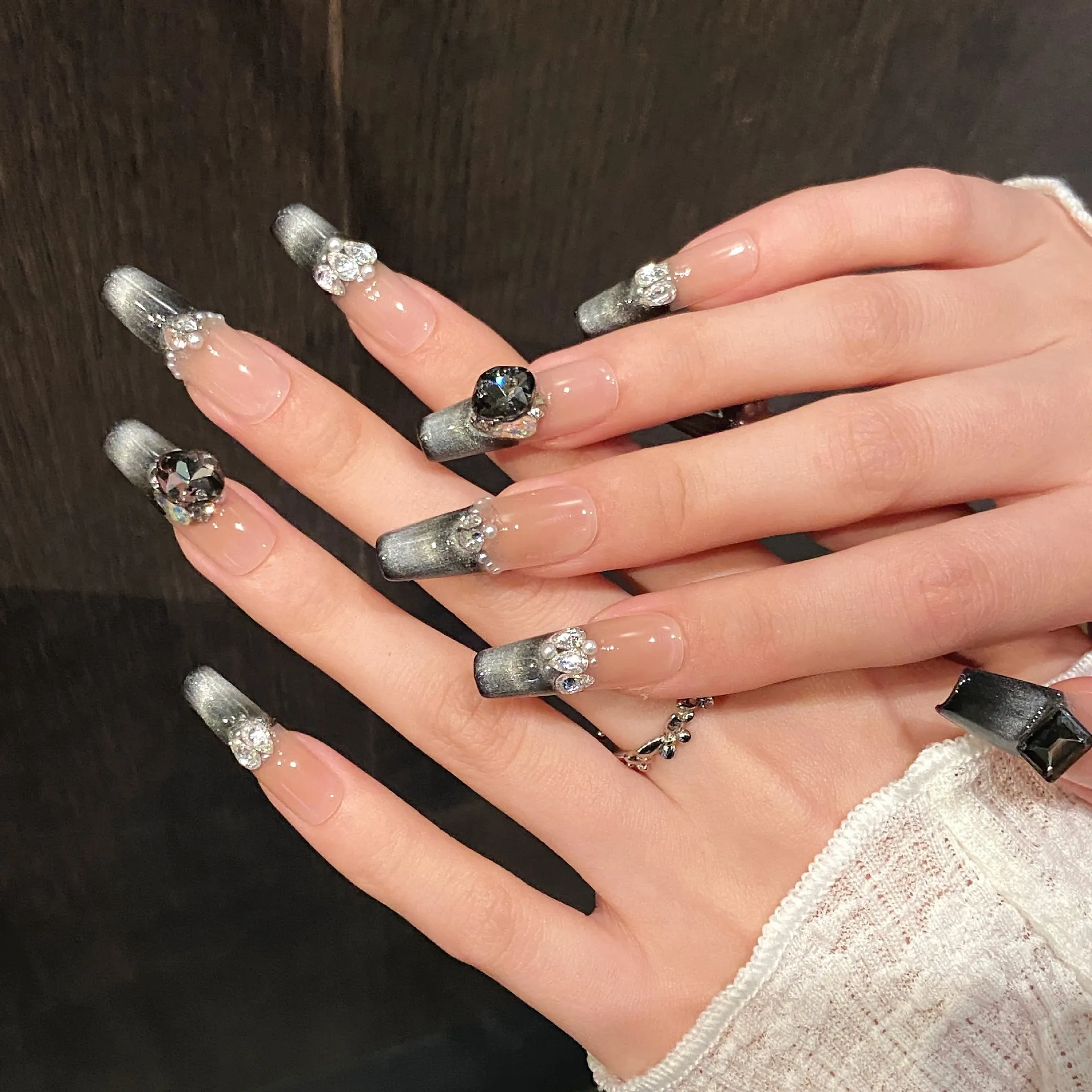 10pcs Handmade Black Cat Eye Press on Nails Glitter Crystal Decor Cat Eye False Nails Full Cover Wearable Long Fake Nail Tips